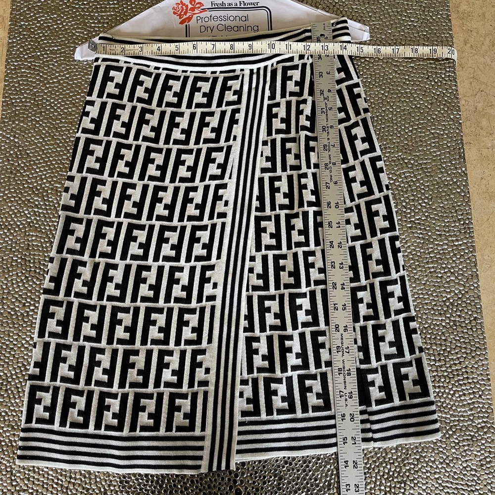 VINTAGE FENDI FF LOGO black and white knit SKIRT💝HP - Picture 2 of 11